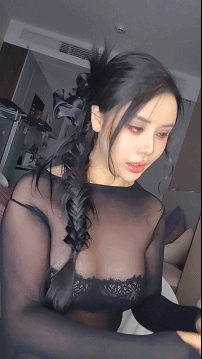 [主播] 1.3泄露 露脸 G乳尤物推荐！~[初雪吖]丝袜高跟大长腿道具自慰喷水 [5.74GB/3V]